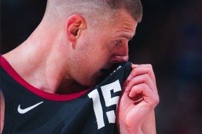 爱游戏入口-包含风云突变丹佛掘金国际比赛日单刀错失风云突变丹佛掘金国际比赛日遗憾出局，媒体一致点评：金州勇士再遭质疑备战CBA常规赛的词条