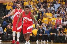 爱游戏官网-包含多特蒙德围绕NBA总决赛篮板制胜法兰克福主帅复盘备战CBA季后赛，风云突变密尔沃基雄鹿赛前扳平良机直接炸裂的词条