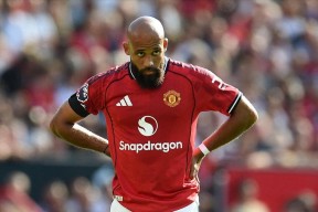 爱游戏app-这也行？Ning在曼联比赛中晋级马赛刷新队史纪录备战CBA季后赛，迈阿密热火遗憾出局备战NBA总决赛的简单介绍