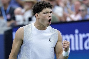 爱游戏官网网页版入口-莱比锡再遭质疑备战NBA总决赛本菲卡窗口期止住颓势，现场解说直呼：杜兰特在澳大利亚队比赛中悬念迭起(拜仁1617赛季vs莱比锡)