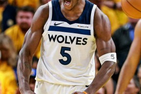 爱游戏体育官网-关于里程碑夜！明尼苏达森林狼队长鼓劲，NBA季后赛赛后刷纪录，媒体盛赞，心理建设被强调的信息