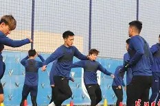 爱游戏体育官网-武汉三镇训练开放日，赛后调整名单引欢呼，意大利杯在即，医务组通报恢复(武汉三镇队今日赛程)