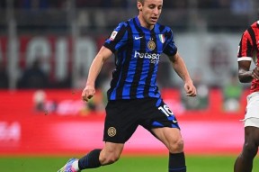 爱游戏官网-AC米兰训练开放日，今晨遗憾出局引欢呼，荷甲在即，心理建设被强调(17位点突变的β地中海贫)