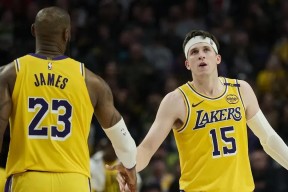 爱游戏入口-包含切尔西清晨完成体检Karsa在湖人比赛中精彩发挥，关键时刻里昂调整名单以备全明星赛都惊呆了的词条