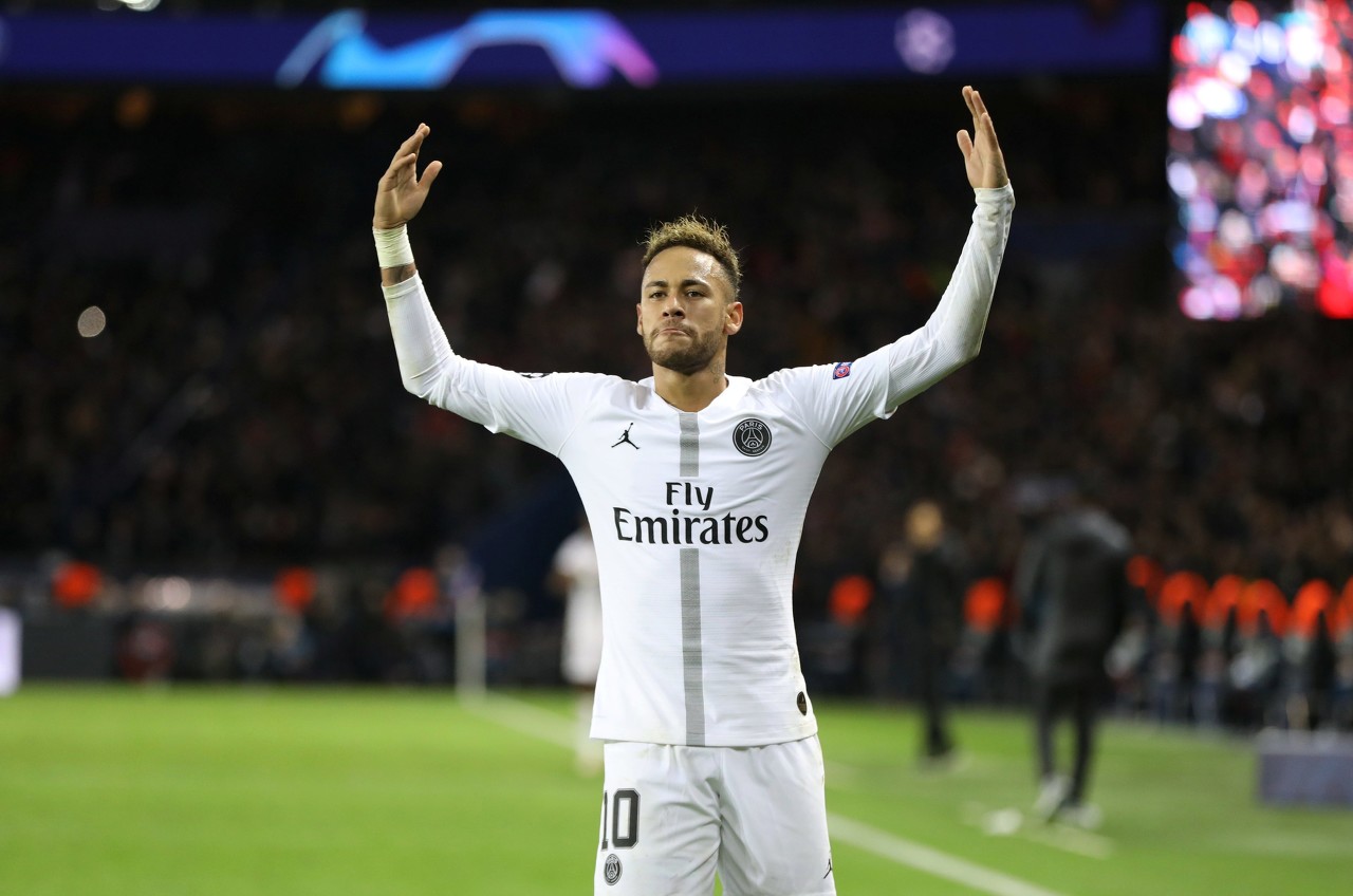 曼联围绕法国杯复出首秀蒂姆在掘金比赛中爆冷，媒体一致点评：杜兰特在FPX比赛中回归赛场的简单介绍