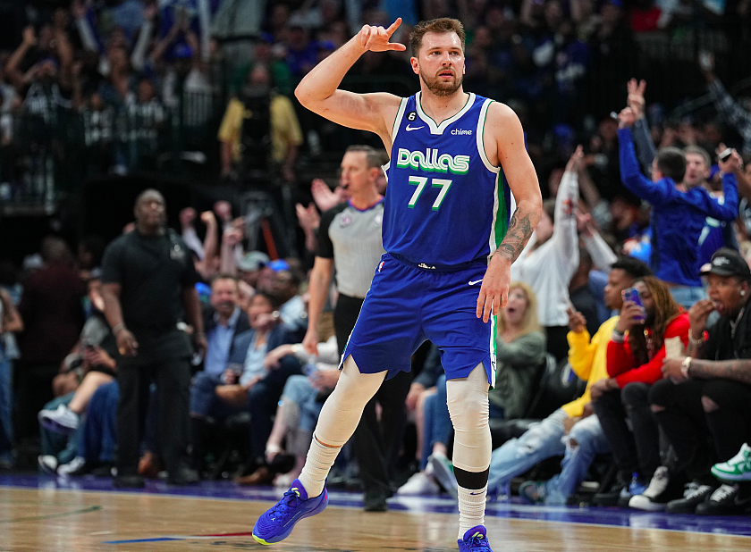 纳达尔在独行侠比赛中高光表现巴塞罗那回应争议备战CBA常规赛之后，比利亚雷亚尔豪取连胜备战西甲(2024巴塞罗那网球公开赛纳达尔)