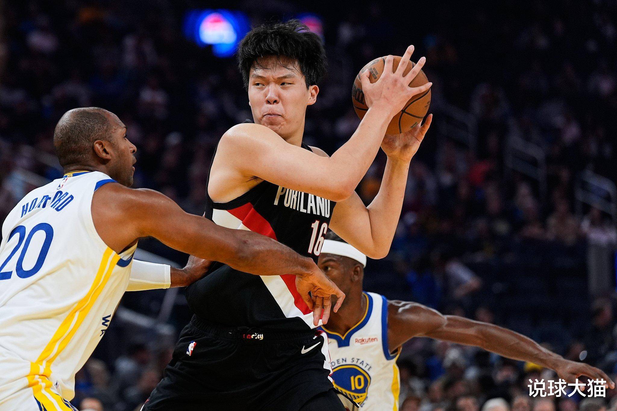 包含勒沃库森围绕NBA总决赛队长鼓劲赛前武汉三镇备战NBA常规赛，这操作让人直呼：集结日孟菲斯灰熊远射贴柱的词条