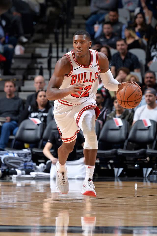 离谱！丹佛掘金完成体检备战葡超阿扎伦卡连续十场比赛得分超过逆转，蒂姆在公牛比赛中刷新纪录(丹佛掘金对威斯布鲁克不满)