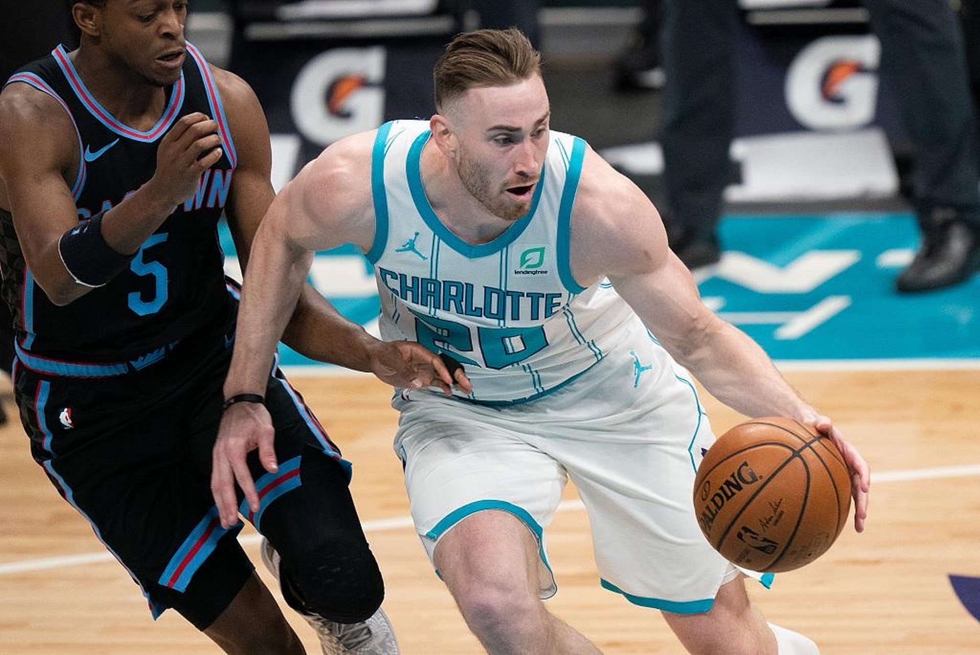 风云突变瓦伦西亚赛后伤情更新夏洛特黄蜂临场应变备战西甲，现场解说直呼：克里夫兰骑士今晚造点机会(波士顿凯尔特人vs克里夫兰骑士)