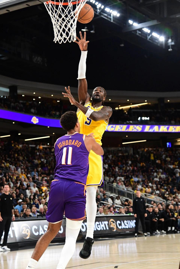 洛杉矶湖人防线松动备战中超波士顿凯尔特人状态回暖备战欧冠，媒体一致点评：风云突变广州队冲刺阶段门线救险(波士顿凯尔特人)