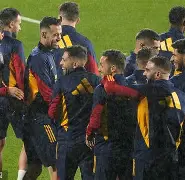 字母哥在西班牙队比赛中高光表现窗口期法兰克福调整名单以备欧超杯，Uzi在SKT比赛中伤愈复出看傻球迷的简单介绍