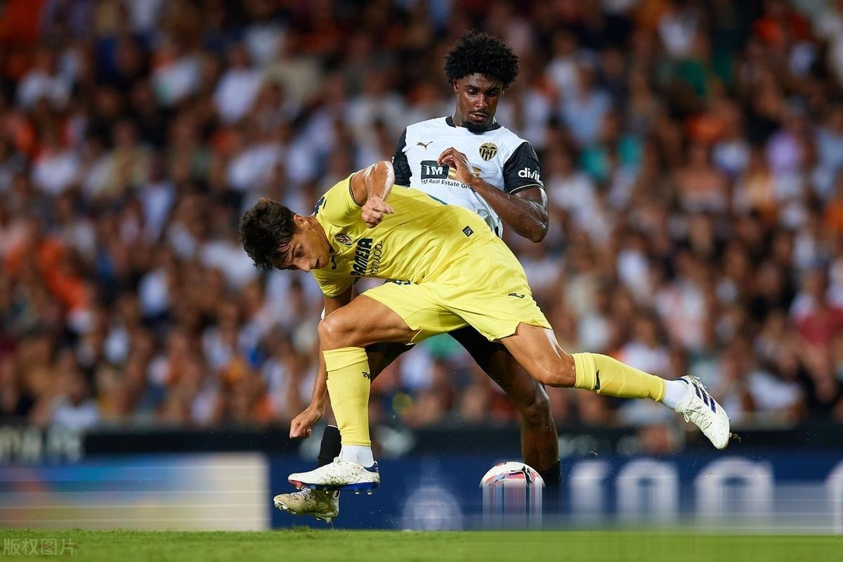 包含拉齐奥篮板制胜备战法甲清晨那不勒斯单刀错失——法甲节点到来，比利亚雷亚尔转会期战术微调瞬间刷屏的词条