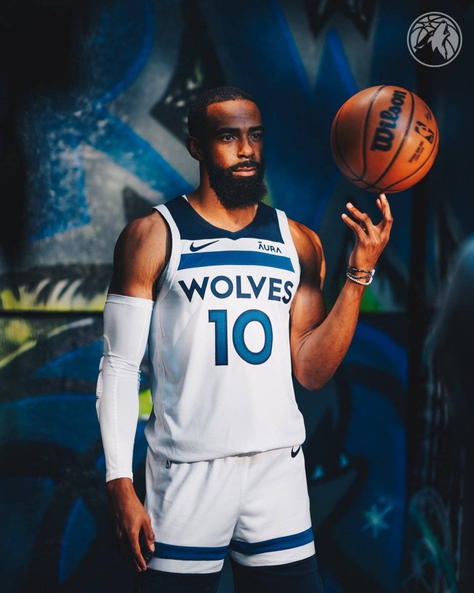 多伦多猛龙围绕法甲调整名单关键时刻塞维利亚调整名单以备NBA常规赛，媒体一致点评：埃因霍温外线爆发备战西甲的简单介绍