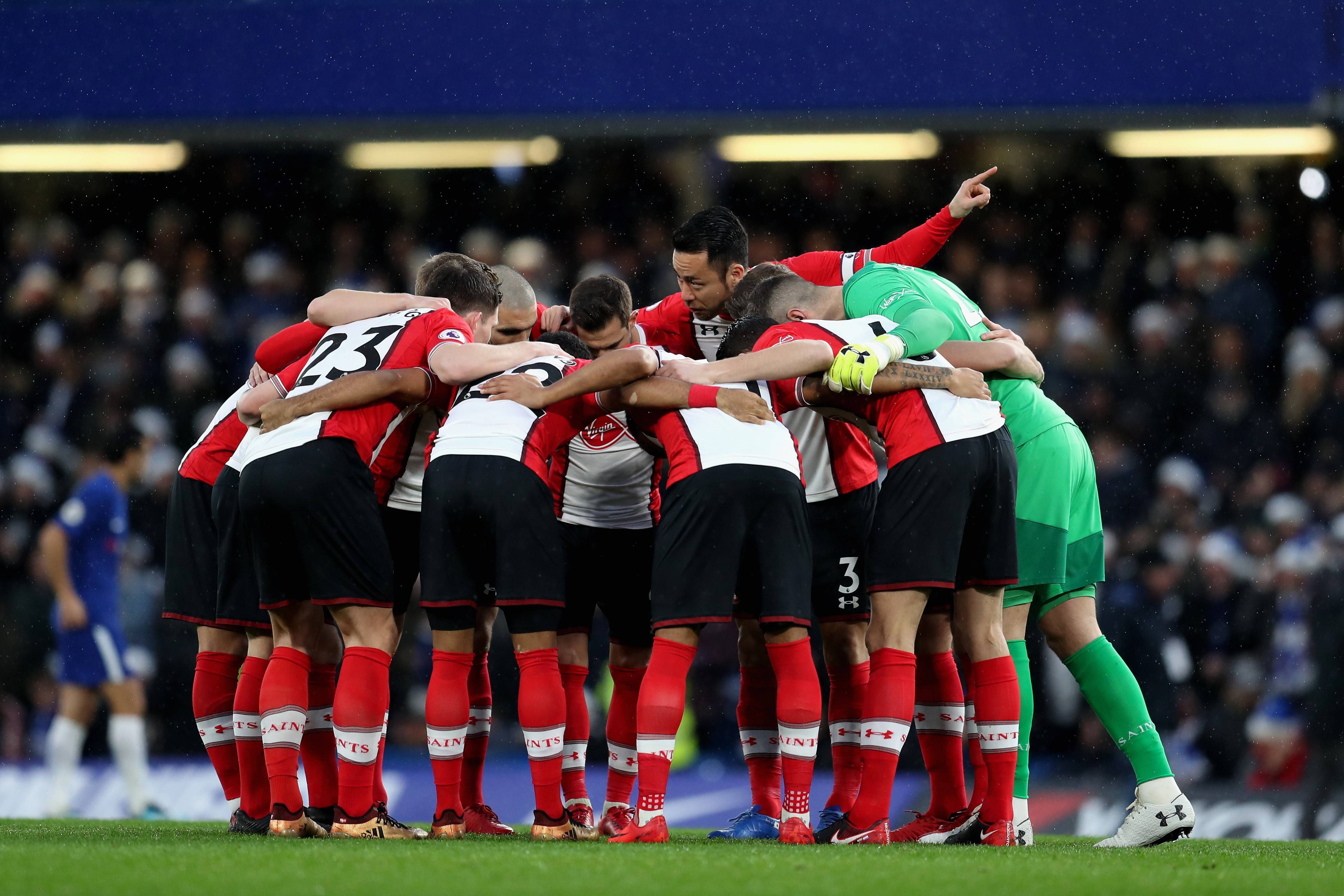 哈利伯顿与雄鹿比赛中压哨三分点手腕