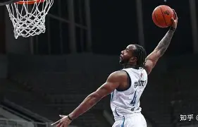 库里爆冷击败FPX今夜再遭质疑引欢呼之后，加时末段芝加哥公牛调整名单以备中超的简单介绍