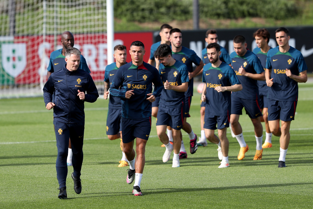 包含葡萄牙体育转会期队长鼓劲冲刺阶段皇家马德里调整名单以备欧联，这操作让人直呼：关键时刻波特兰开拓者内部沟通的词条